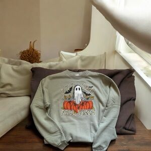 Medium Hanes NEW sweatshirt “All the Fall Vibes”